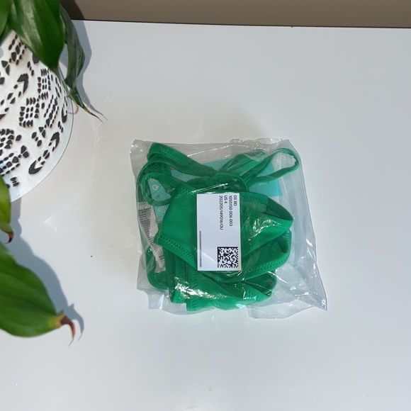 H&M tie string bikini bottoms - Picture 4 of 4